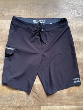 BILLABONG MEN’S 32 Black Hybrid Swim Shorts
